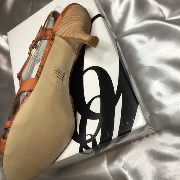 Kitten Heels - Picture 3 of 3